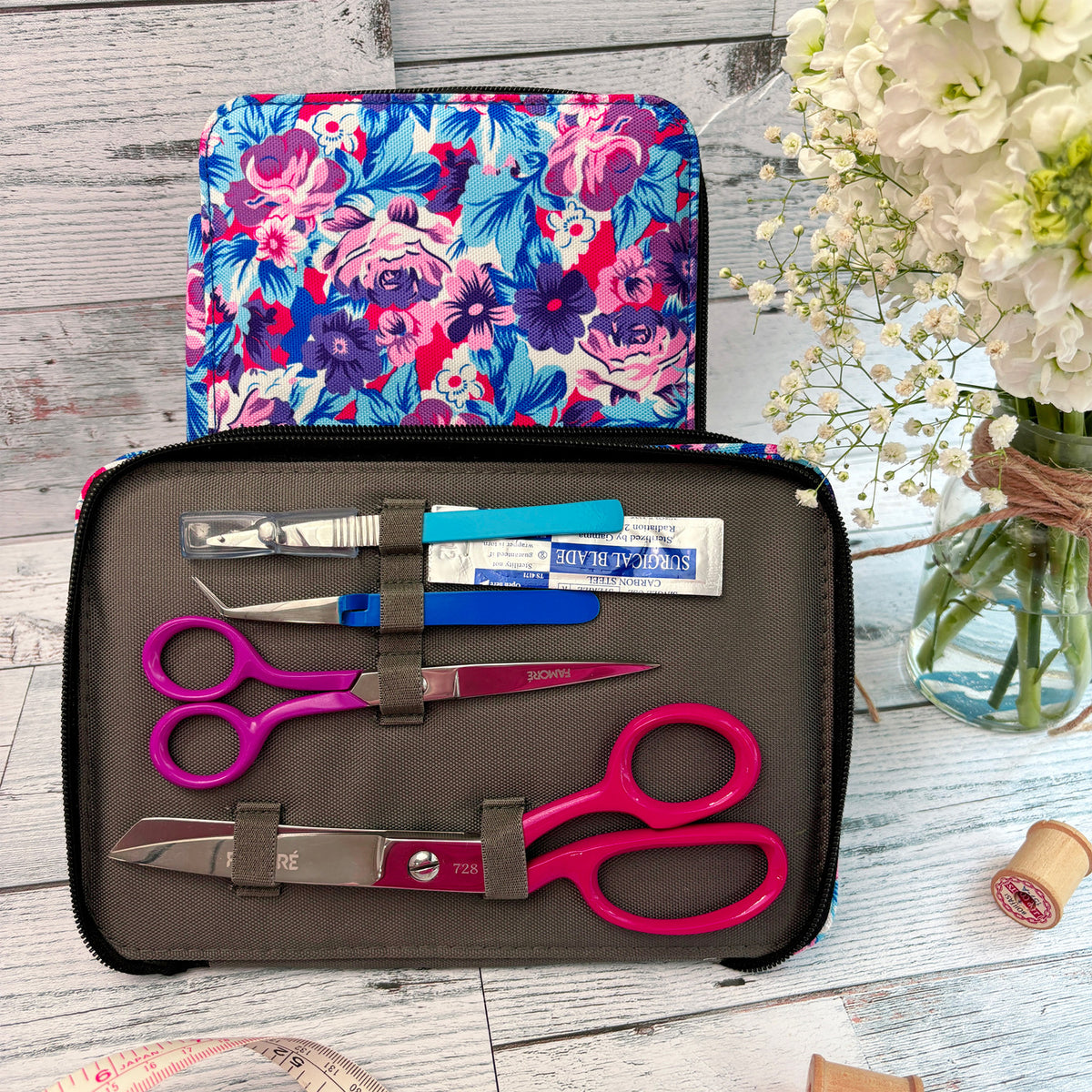 Famore's Floral Pattern Sewing Kit