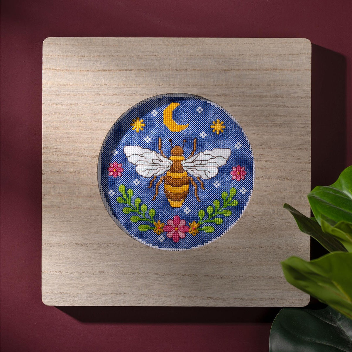 Bucilla Cross Stitch Kit Expressive Bee