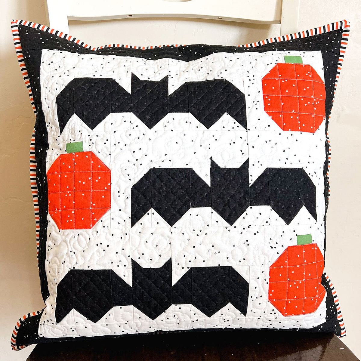 Batty Pumpkins table topper/mini