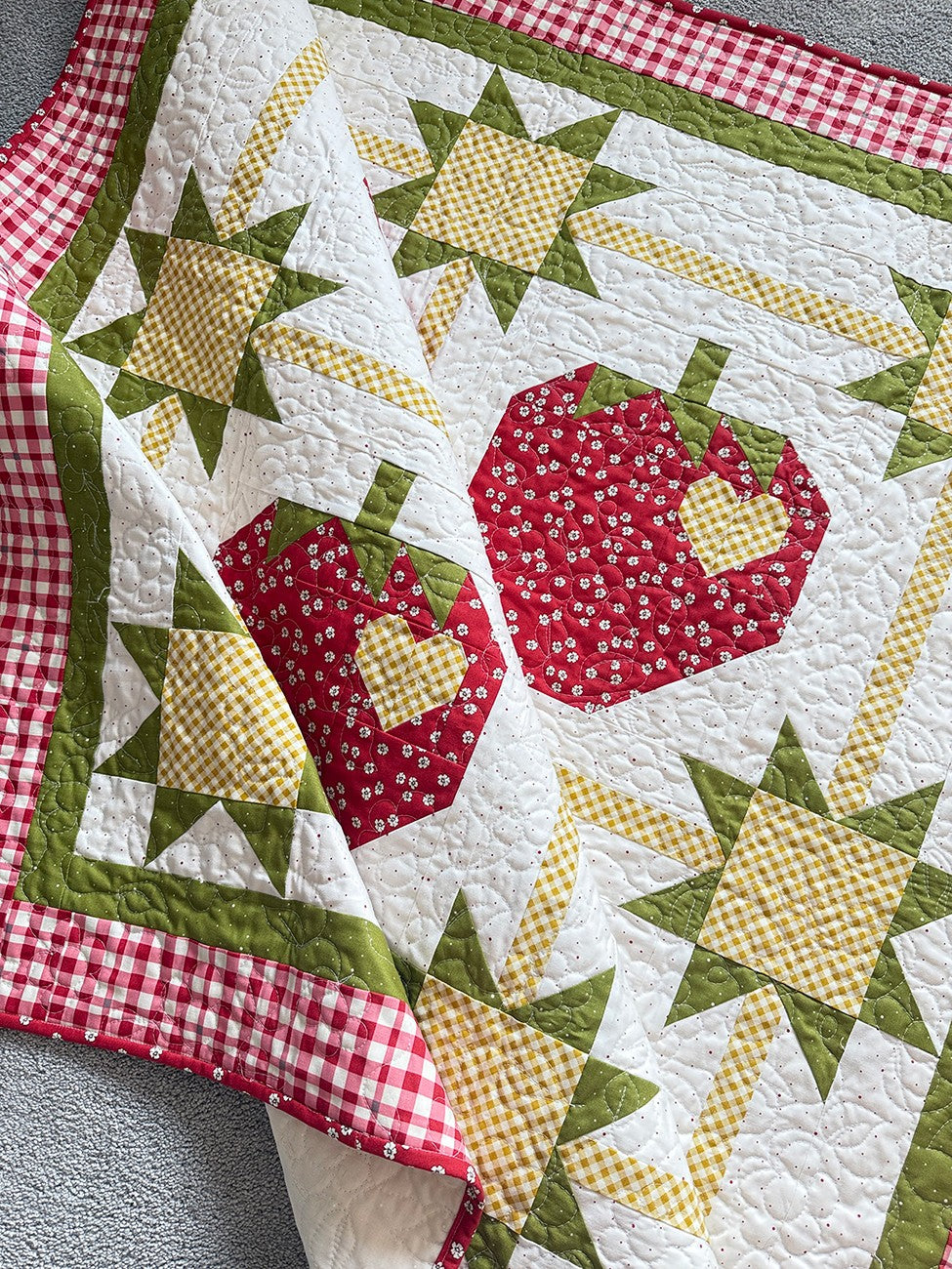 Strawberry Shine Quilt