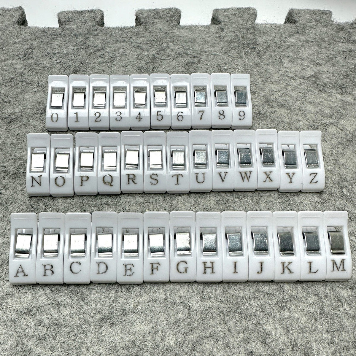 AlphaClips White