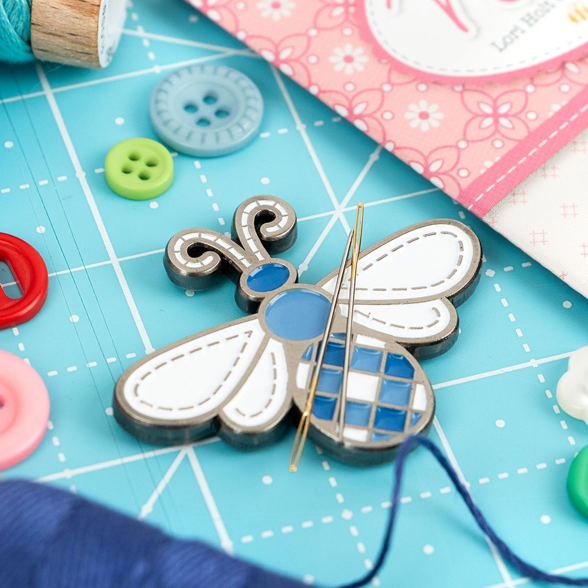 Denim Bee Enamel Needle Minder