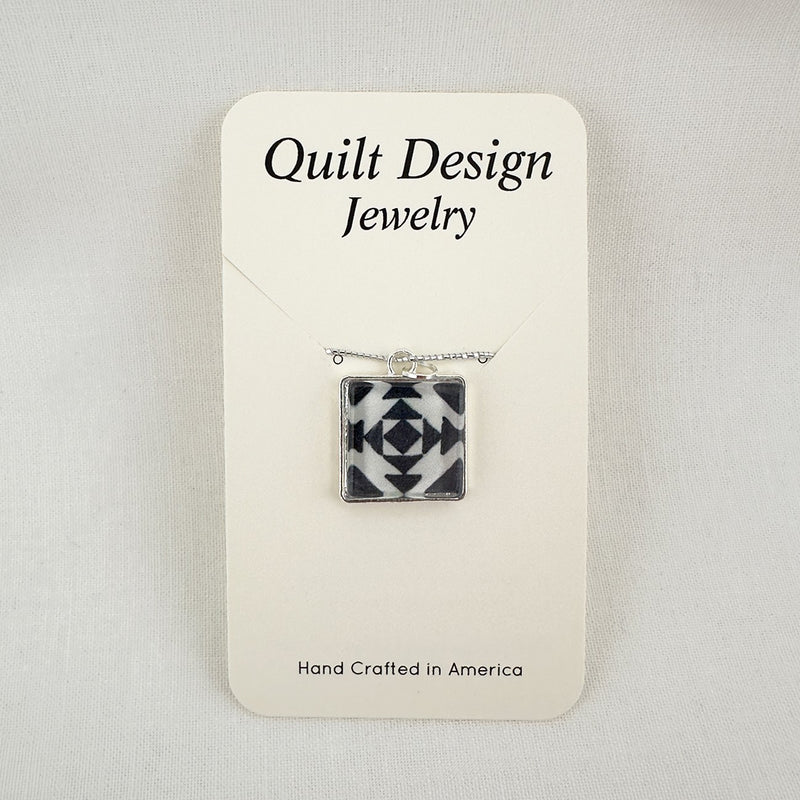 Quilt Pendants Pineapple Black