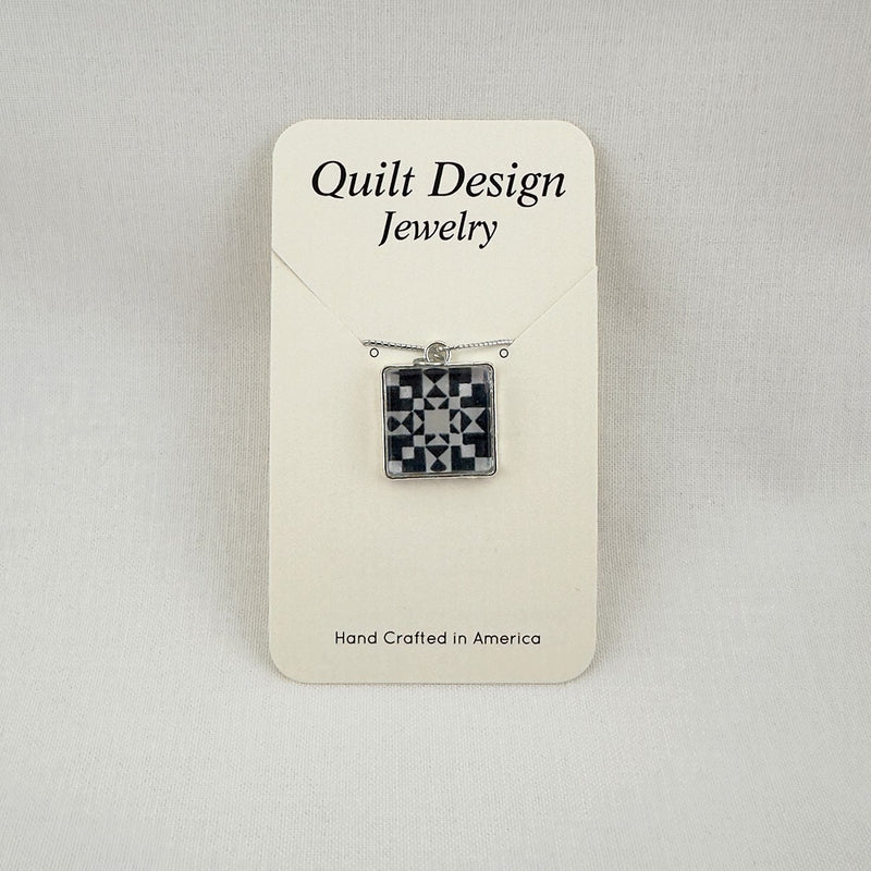 Quilt Pendants Star Crossing BW