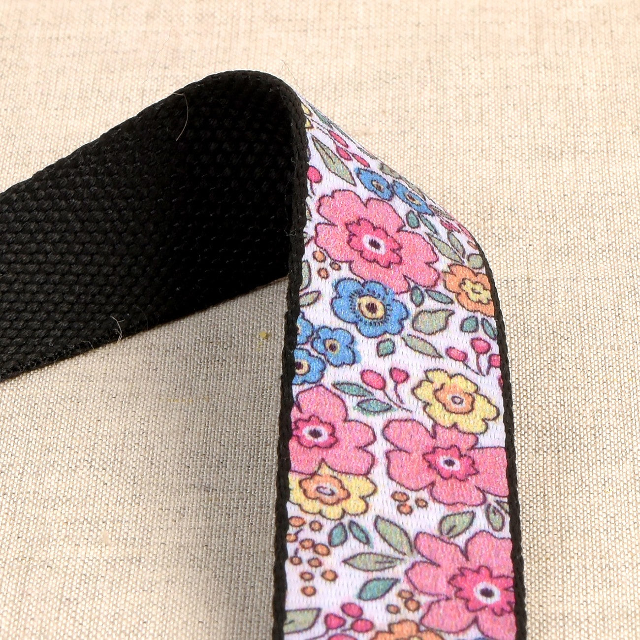 Flowered Webbing Pastels on White 1-3/16in x 22yds