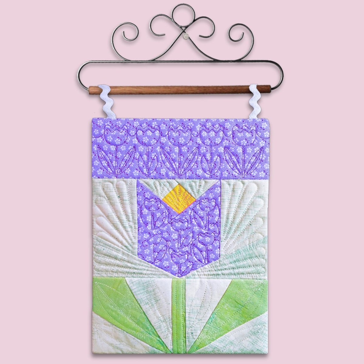 Tulip Mini Quilt Wall Hanging In the Hoop Machine Embroidery Design Set