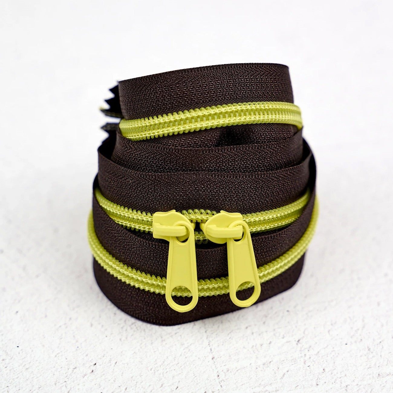 4 Yard Handbag Zipper Voltage