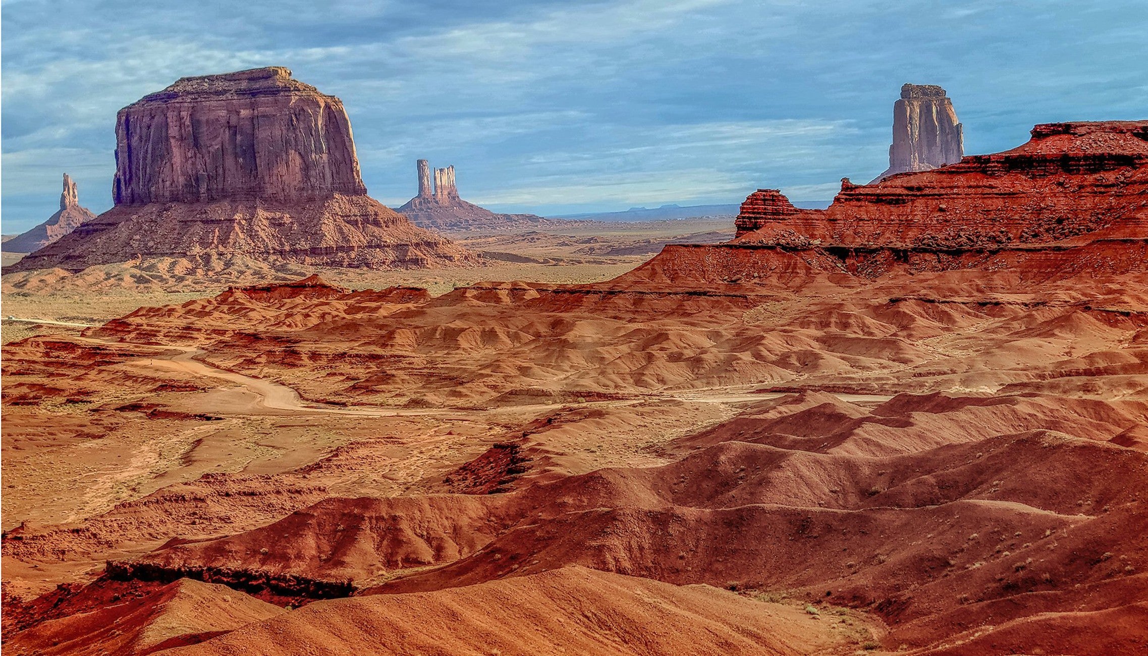 Classic Monument Valley 28in x 16in