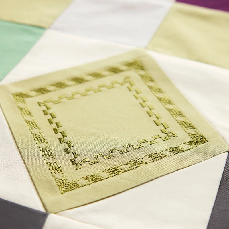 Husqvarna® Viking® Topaz™ 55Q Sewing Machine – CREATIVATE™ WiFi – JoyOS Advisor™ – 7” Touchscreen