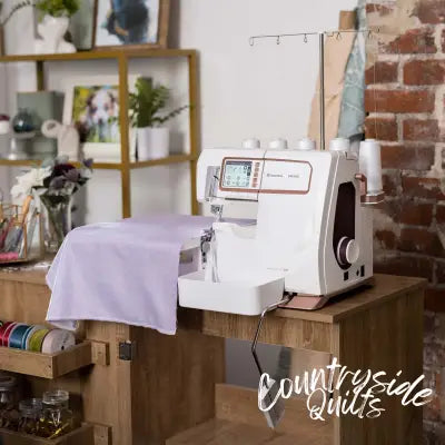 HUSQVARNA® VIKING® AMBER™ Air S | 600 Coverlock Machine