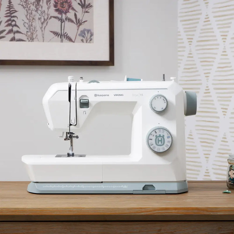 HUSQVARNA® VIKING® ONYX™ 15 Sewing Machine 957410112