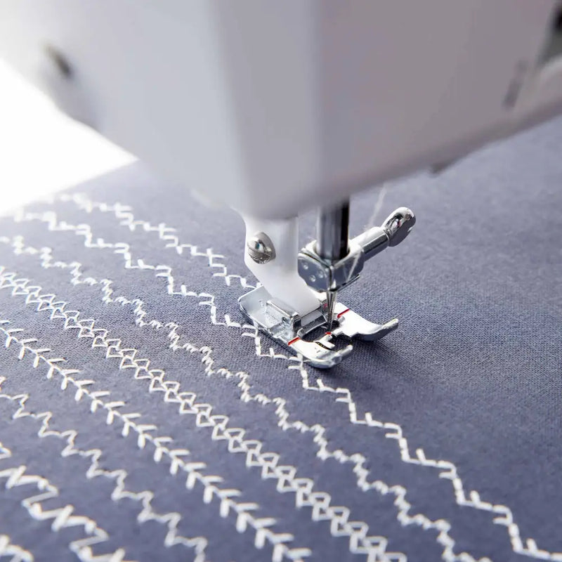 HUSQVARNA® VIKING® ONYX™ 25 Sewing Machine 957412112