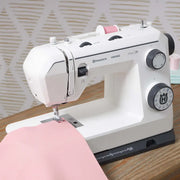HUSQVARNA® VIKING® ONYX™ 25 Sewing Machine 957412112