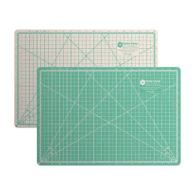 Lori Holt Cute Cuts™ Cutting Mat 12" x 18" Leaf and Latte