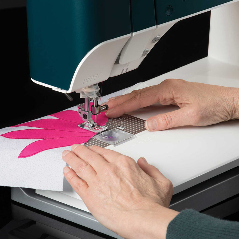 PFAFF® performance icon™ Sewing Machine