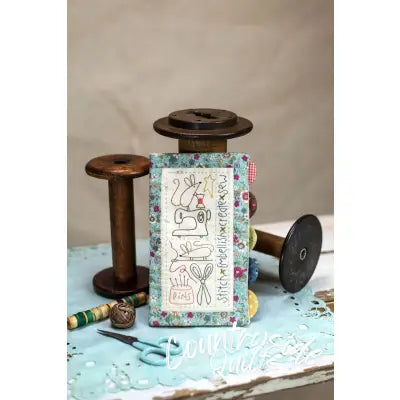 Sewing Mouse Needlebook