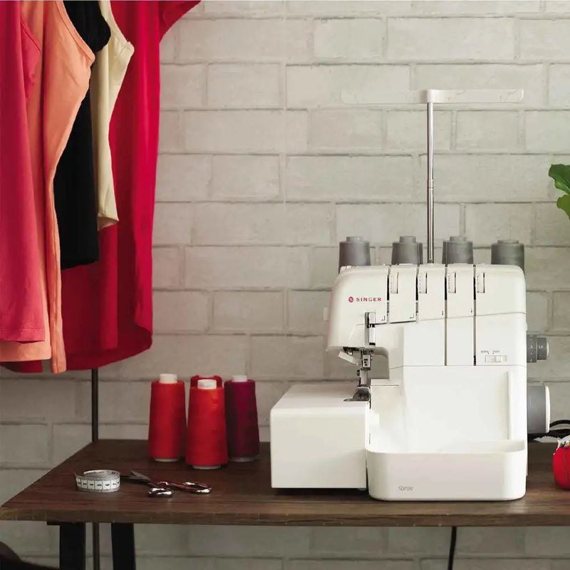 SINGER® S0700 Serger Overlock/Serger 230243112