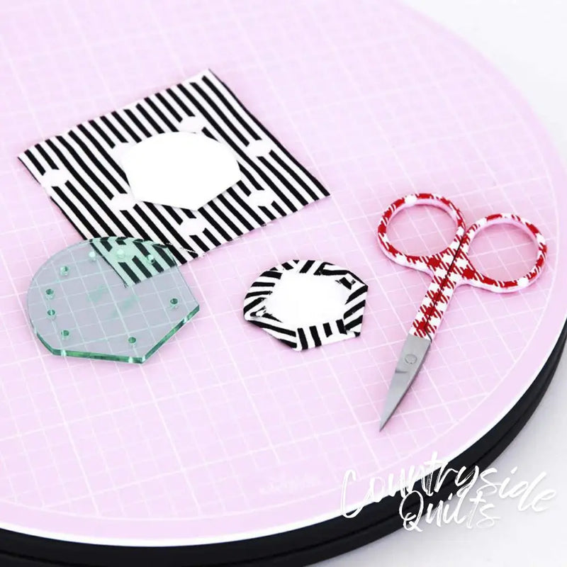 Sue Daley Designs Rotating Cutting Mat 16’’ 263147